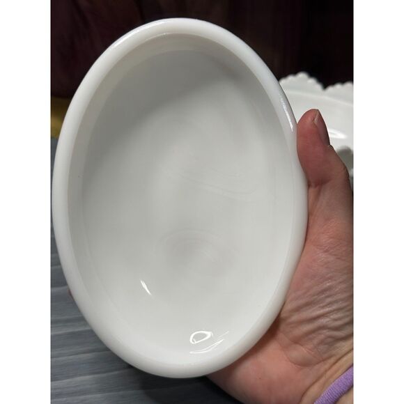 Vintage Oval L.E. Smith Style Milk Glass Hobnail Footed Covered Dish, 1950s–70s - Picture 4 of 8